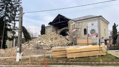 A tető biztonságossá tétele a prioritás a szilágycsehi református templomnál