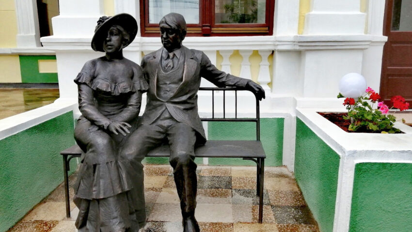 Ady és Léda szobra Nagyváradon