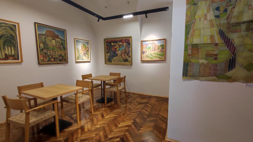 Galéria-kávézó, időszakos kiállításokkal