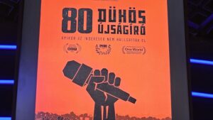 Mit tehet 80 újságíró, ha dühös?