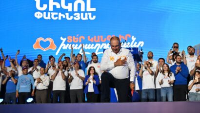 Orosz nyomás közepette a nyugatbarát jelenlegi kormánypárt nyert Örményországban