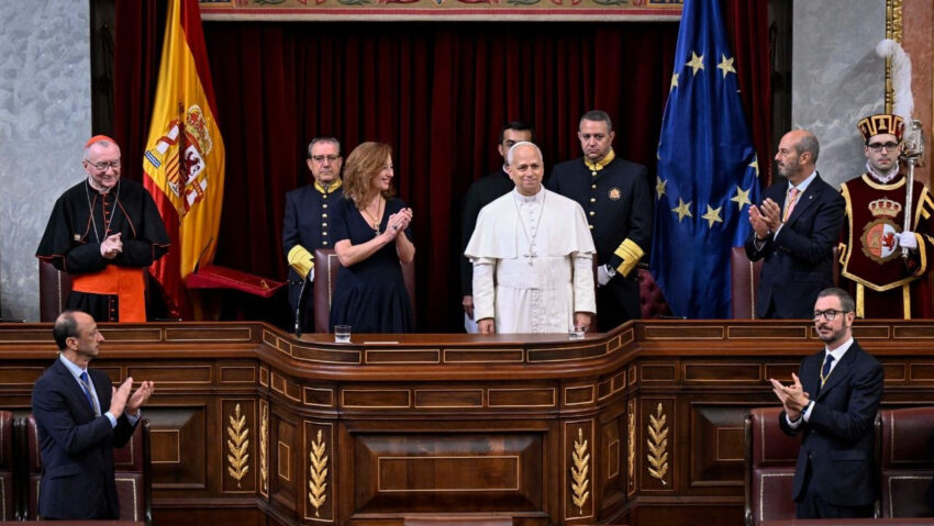 Történelmi jelentőségű beszédet mondott XIV. Leó a spanyol parlamentben