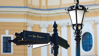 Több város önkormányzata spórol az árammal