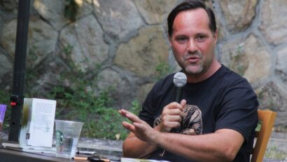 Golyóálló mellény politikum és szakma között